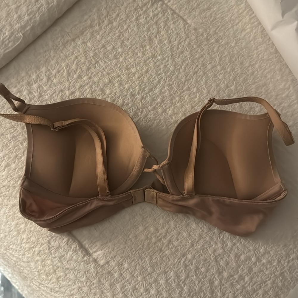 Victoria’s Secret Bombshell Bra - Picture 2 of 3